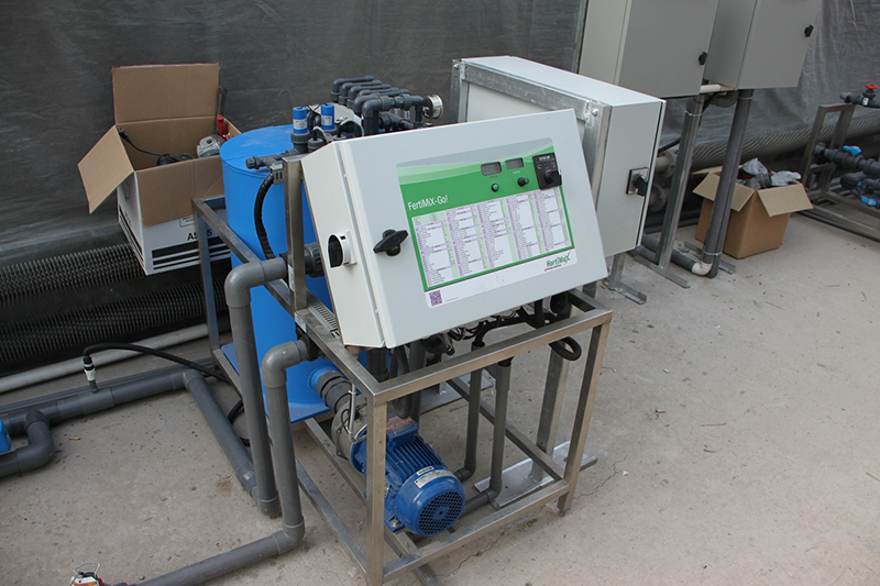 华农-北京项目施肥机