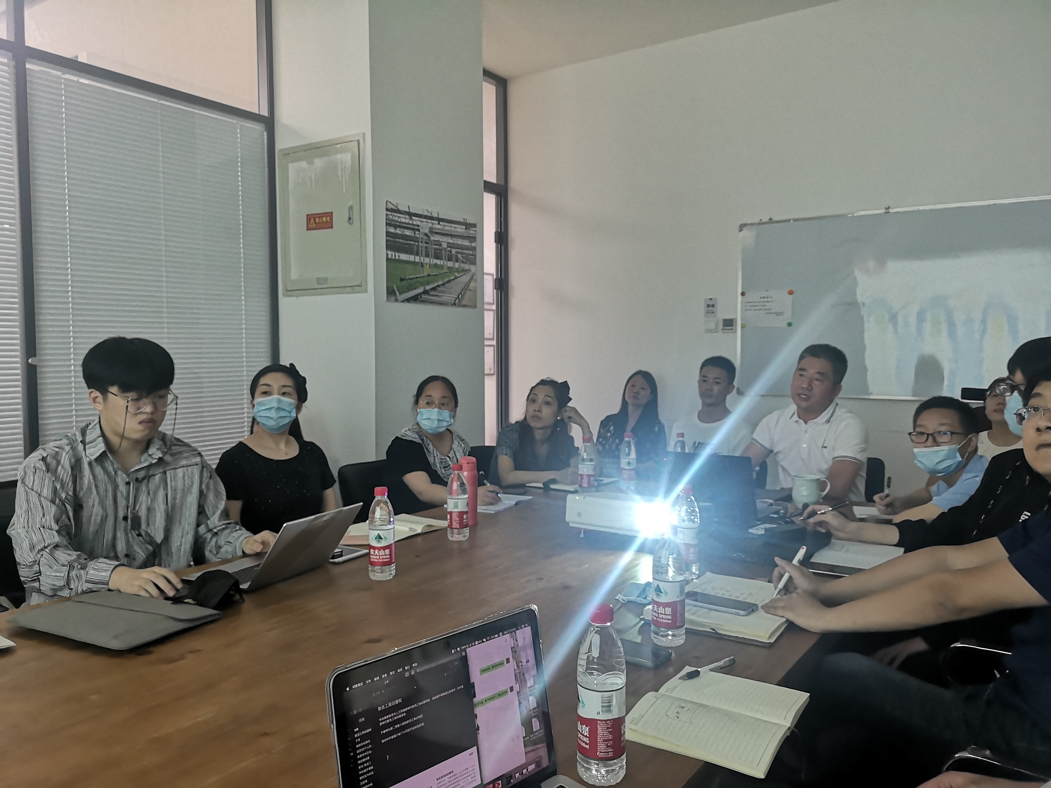 华农集群举行新员工培训座谈会